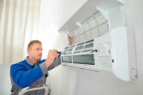 The Signs That Your AC Unit Is In Trouble